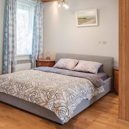 Cozy One Room Apartment With Yard Juodkrantė Exterior foto