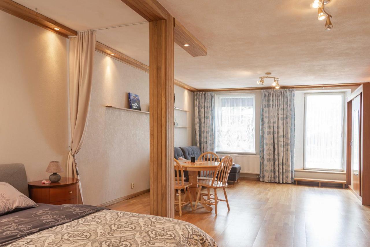 Cozy One Room Apartment With Yard Juodkrantė Exterior foto