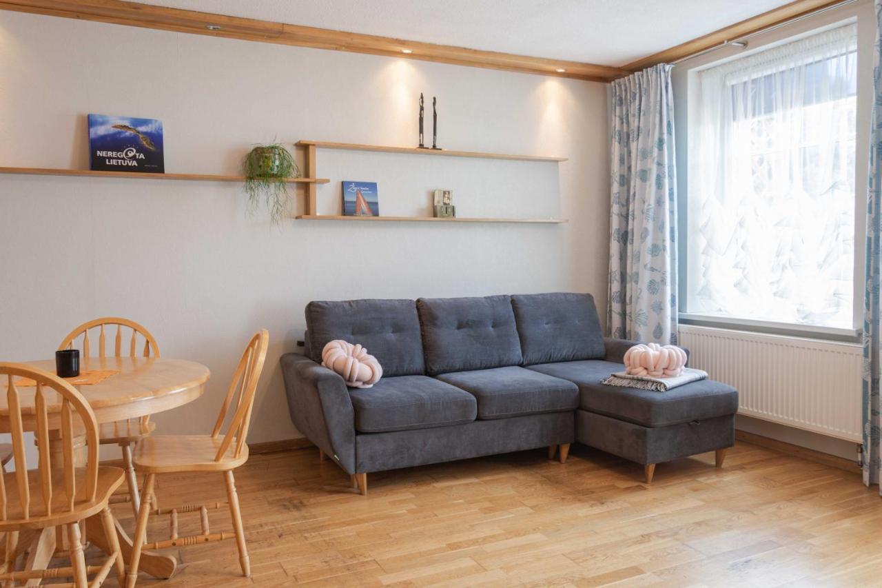 Cozy One Room Apartment With Yard Juodkrantė Exterior foto